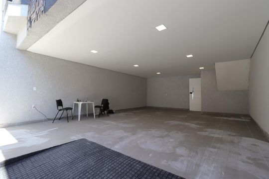 Garagem de casa à venda com 3 quartos, 220m² em Vila Camilópolis, Santo André
