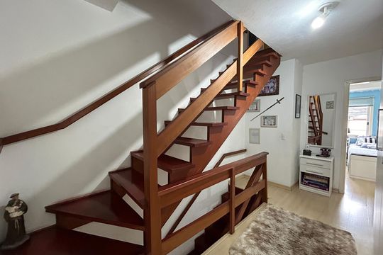 Escada de casa à venda com 4 quartos, 150m² em Ideal, Novo Hamburgo