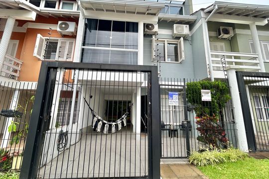 Fachada de casa à venda com 4 quartos, 150m² em Ideal, Novo Hamburgo
