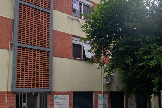 Fachada de apartamento à venda com 3 quartos, 81m² em Camaquã, Porto Alegre