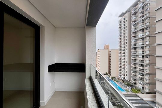 Sacada de apartamento à venda com 1 quarto, 46m² em Centro, Campinas