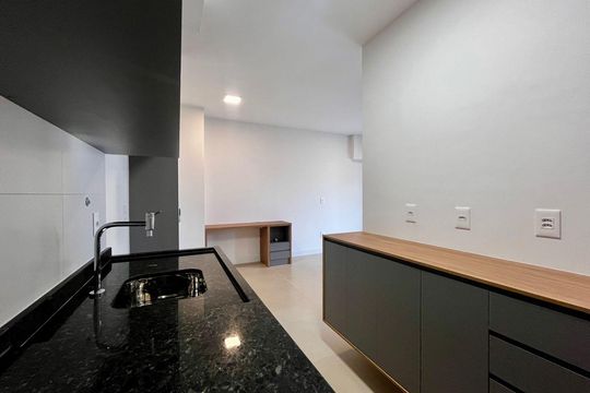 Cozinha de apartamento à venda com 1 quarto, 46m² em Centro, Campinas