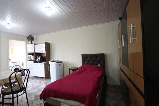 Edícula de casa à venda com 3 quartos, 134m² em Vila Tolstoi, São Paulo