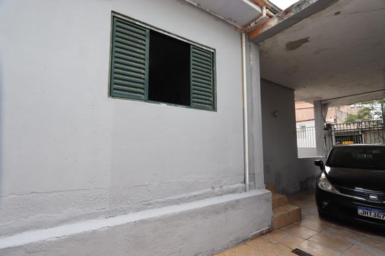 Quintal de casa à venda com 3 quartos, 134m² em Vila Tolstoi, São Paulo