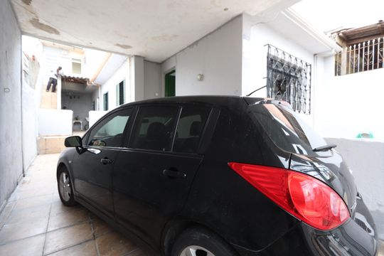 Garagem de casa à venda com 3 quartos, 134m² em Vila Tolstoi, São Paulo