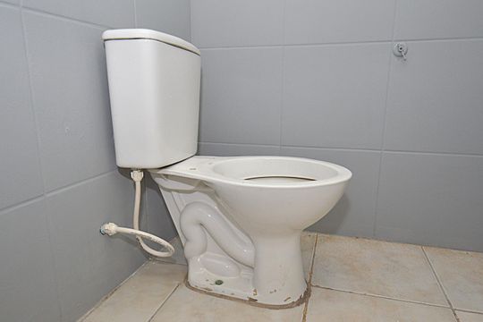 Banheiro de apartamento à venda com 3 quartos, 77m² em Rubem Berta, Porto Alegre
