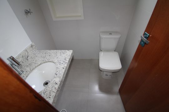 Banheiro de kitnet/studio à venda com 2 quartos, 38m² em Vila Isolina Mazzei, São Paulo