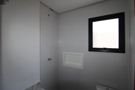 Banheiro de kitnet/studio à venda com 2 quartos, 38m² em Vila Isolina Mazzei, São Paulo
