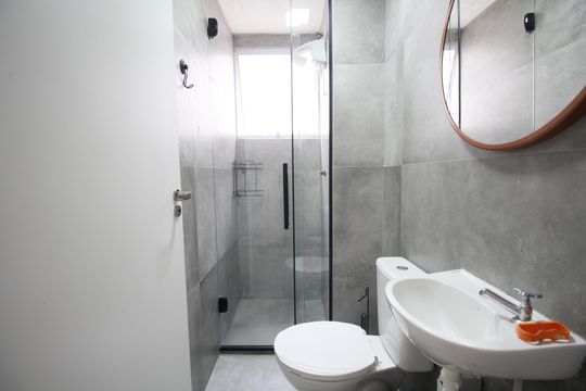 Banheiro Social de apartamento para alugar com 2 quartos, 44m² em Jardim Maria Duarte, São Paulo