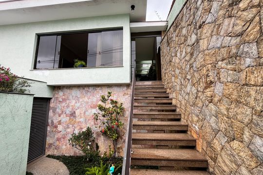 Entrada de casa à venda com 4 quartos, 317m² em Jardim Franca, São Paulo