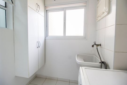 Área de Serviço de apartamento à venda com 2 quartos, 61m² em Jardim Tupanci, Barueri