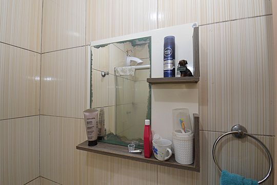 Banheiro  de apartamento à venda com 1 quarto, 41m² em Morro Santana, Porto Alegre