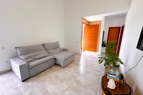 Sala de TV de casa de condomínio para alugar com 4 quartos, 186m² em São João do Rio Vermelho, Florianópolis