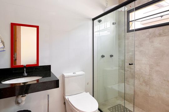 Banheiro de casa de condomínio para alugar com 4 quartos, 186m² em São João do Rio Vermelho, Florianópolis
