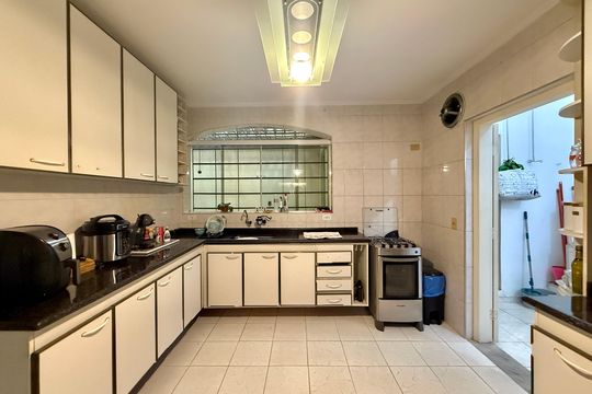 Cozinha de casa para alugar com 2 quartos, 161m² em Jardim Monte Azul, São Paulo