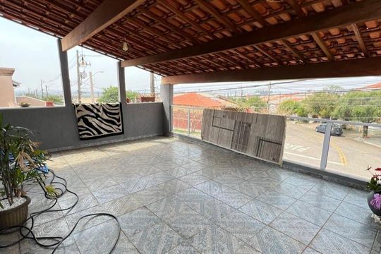 Varanda de casa à venda com 3 quartos, 160m² em Medeiros, Jundiaí