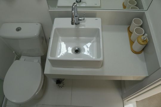 Banheiro de kitnet/studio à venda com 1 quarto, 26m² em Perdizes, São Paulo