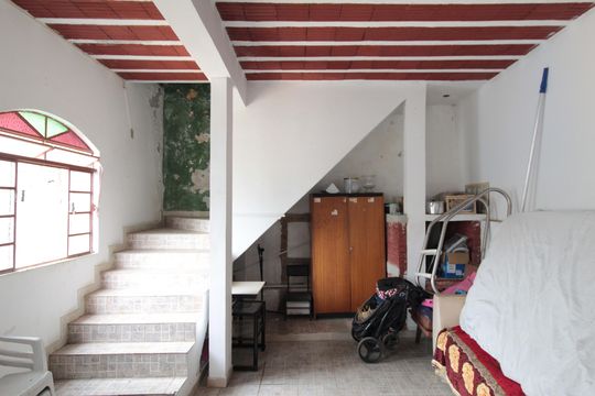 Sala (Casa dos Fundos) de casa à venda com 8 quartos, 660m² em Céu Azul, Belo Horizonte