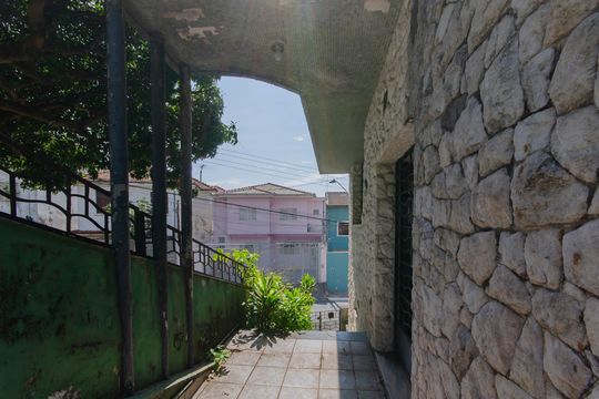 Entrada de casa à venda com 4 quartos, 400m² em Vila Monumento, São Paulo