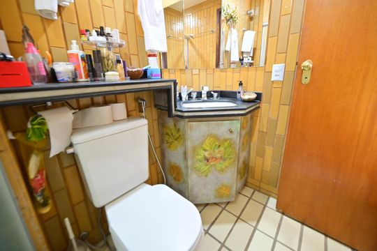Banheiro da Suíte de casa de condomínio para alugar com 1 quarto, 44m² em Setor Oeste, Goiânia