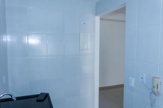 Área serviço cozinha  de apartamento à venda com 3 quartos, 56m² em Irajá, Rio de Janeiro