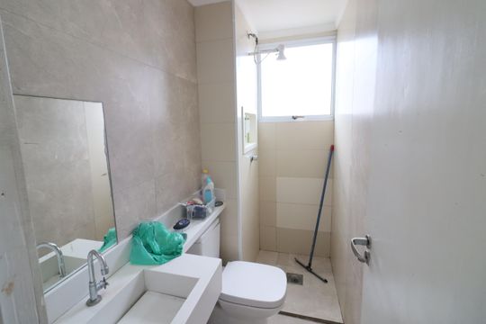 Banheiro de apartamento para alugar com 2 quartos, 41m² em Jardim Boa Vista (zona Oeste), Osasco