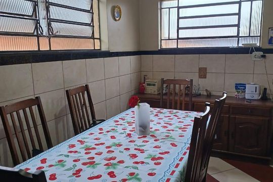 Casa à venda com 3 quartos, 440m² em Santa Cruz, Belo Horizonte