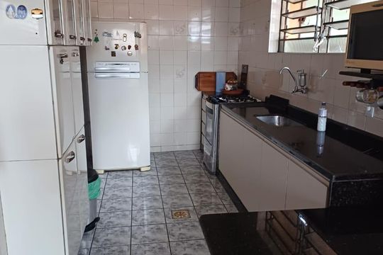 Casa à venda com 3 quartos, 440m² em Santa Cruz, Belo Horizonte