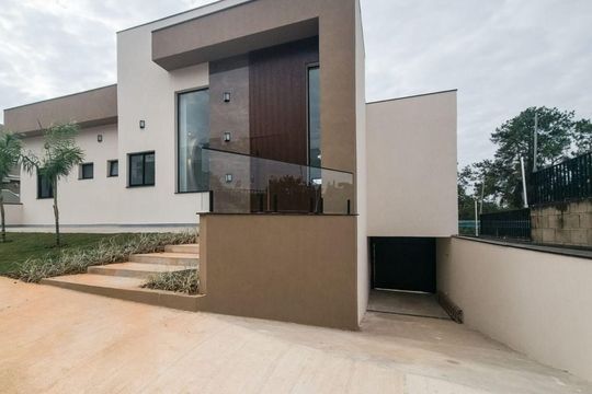 Casa à venda com 3 quartos, 236m² em Medeiros, Jundiaí