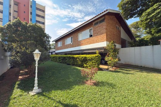 Casa à venda com 4 quartos, 347m² em Jardim Brasil, Jundiaí