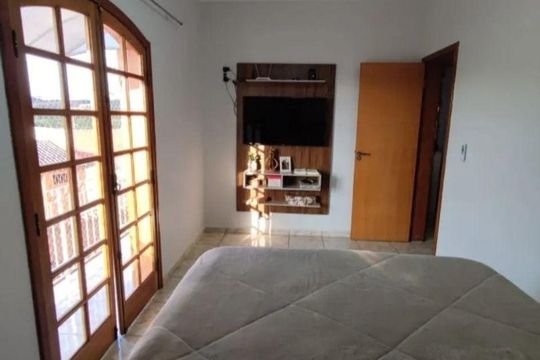 Casa à venda com 3 quartos, 168m² em Vila M Genoveva, Jundiaí