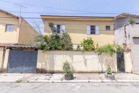 Fachada de casa à venda com 4 quartos, 240m² em Vila Sao Geraldo, São Paulo