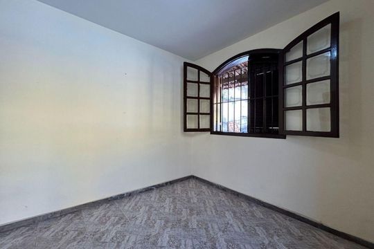 Casa à venda com 2 quartos, 100m² em Santo Andre, Belo Horizonte