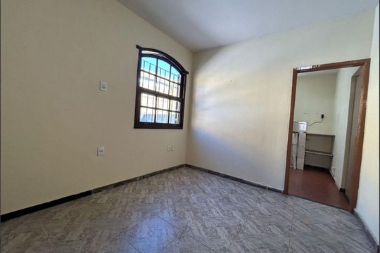 Casa à venda com 2 quartos, 100m² em Santo Andre, Belo Horizonte