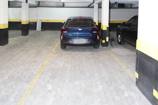 Garagem de apartamento à venda com 4 quartos, 240m² em Buritis, Belo Horizonte