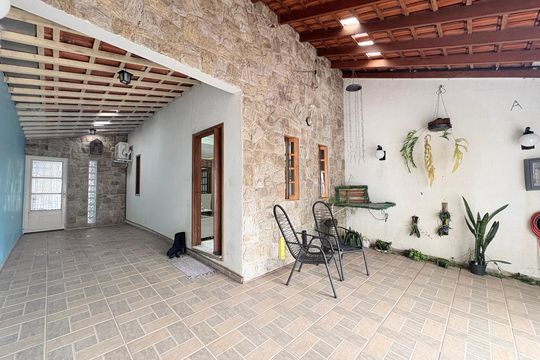 Garagem de casa à venda com 2 quartos, 150m² em Fazenda Grande, Jundiaí