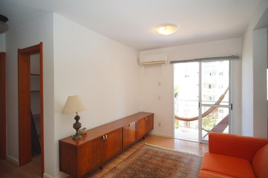 Sala de apartamento para alugar com 2 quartos, 56m² em Jardim Carvalho, Porto Alegre