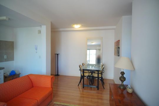 Sala de apartamento para alugar com 2 quartos, 56m² em Jardim Carvalho, Porto Alegre