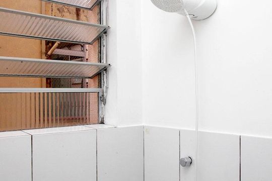 Banheiro de apartamento à venda com 2 quartos, 70m² em Farroupilha, Porto Alegre