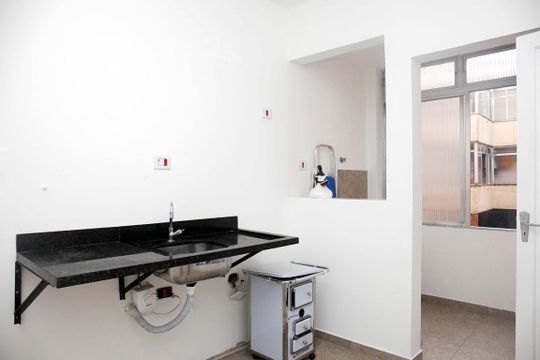 Cozinha + Área de Serviço de apartamento à venda com 2 quartos, 70m² em Farroupilha, Porto Alegre