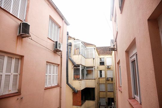 Cozinha + Área de Serviço Vista de apartamento à venda com 2 quartos, 70m² em Farroupilha, Porto Alegre