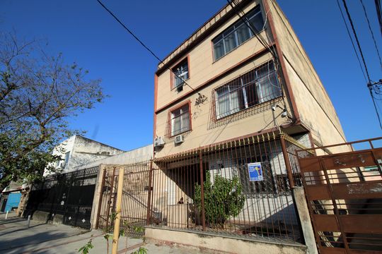 Fachada do Prédio de apartamento à venda com 2 quartos, 120m² em Olaria, Rio de Janeiro