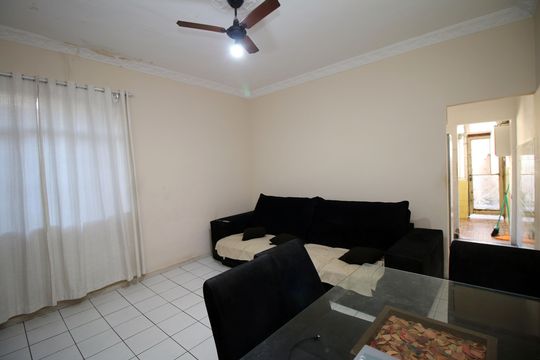 Sala de apartamento à venda com 2 quartos, 120m² em Olaria, Rio de Janeiro
