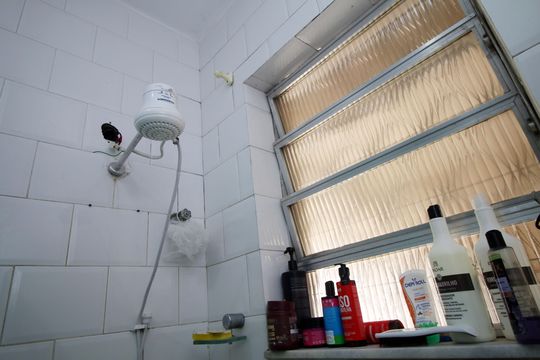 Banheiro de apartamento à venda com 2 quartos, 120m² em Olaria, Rio de Janeiro