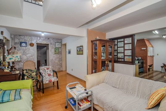 Sala Íntima de casa à venda com 5 quartos, 354m² em Três Figueiras, Porto Alegre