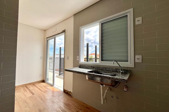 Cozinha de apartamento para alugar com 1 quarto, 34m² em Vila Guarani (zona Sul), São Paulo