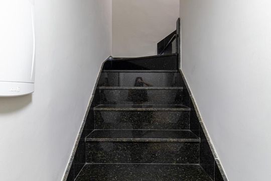 Escada de casa de condomínio à venda com 2 quartos, 52m² em Vila Marieta, São Paulo