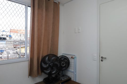Quarto 2 de apartamento para alugar com 2 quartos, 34m² em Guaianases, São Paulo