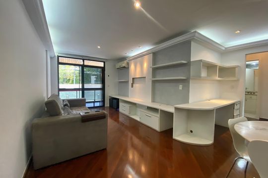 Sala de apartamento à venda com 2 quartos, 82m² em Leblon, Rio de Janeiro