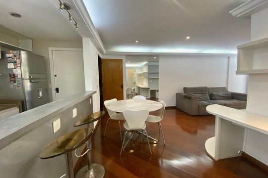Sala de apartamento à venda com 2 quartos, 82m² em Leblon, Rio de Janeiro